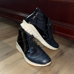 Naot Polaris Women’s Navy And Black Sneaker